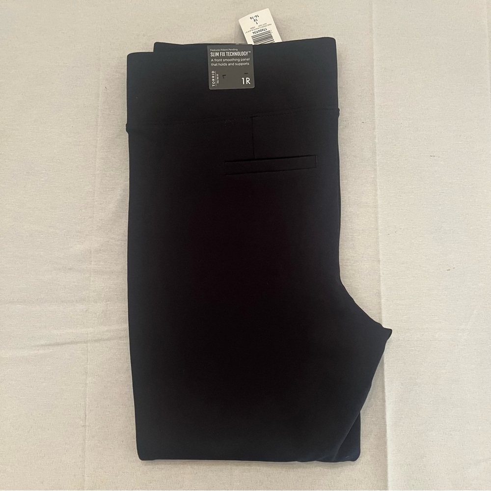 🆕 ✨ Torrid Women's Classic Black Pixie Pants ✨ 🆕 - Picture 7 of 9
